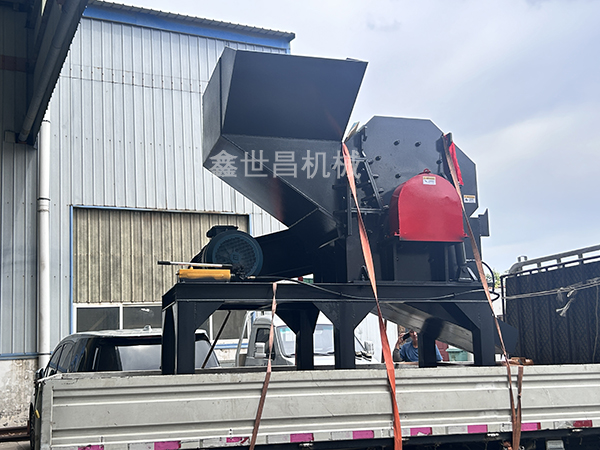 800型破碎機(jī)發(fā)往河南濮陽